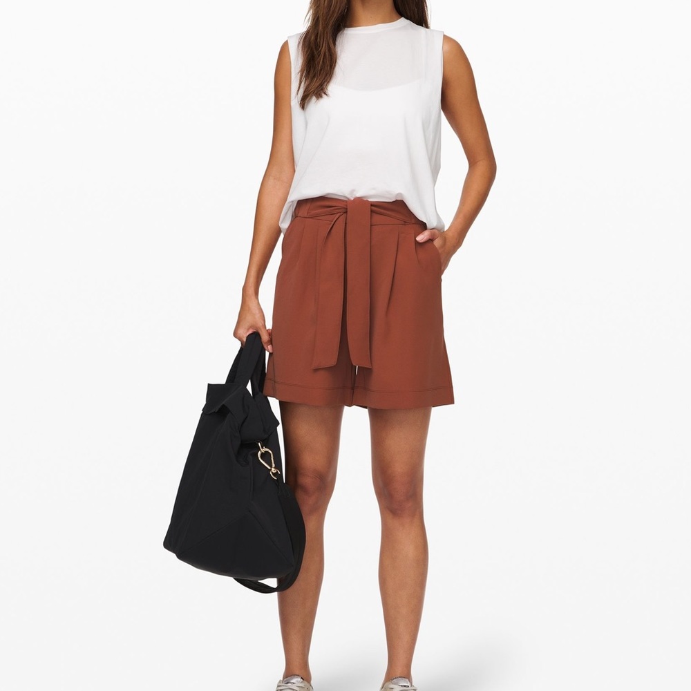 Lululemon noir short